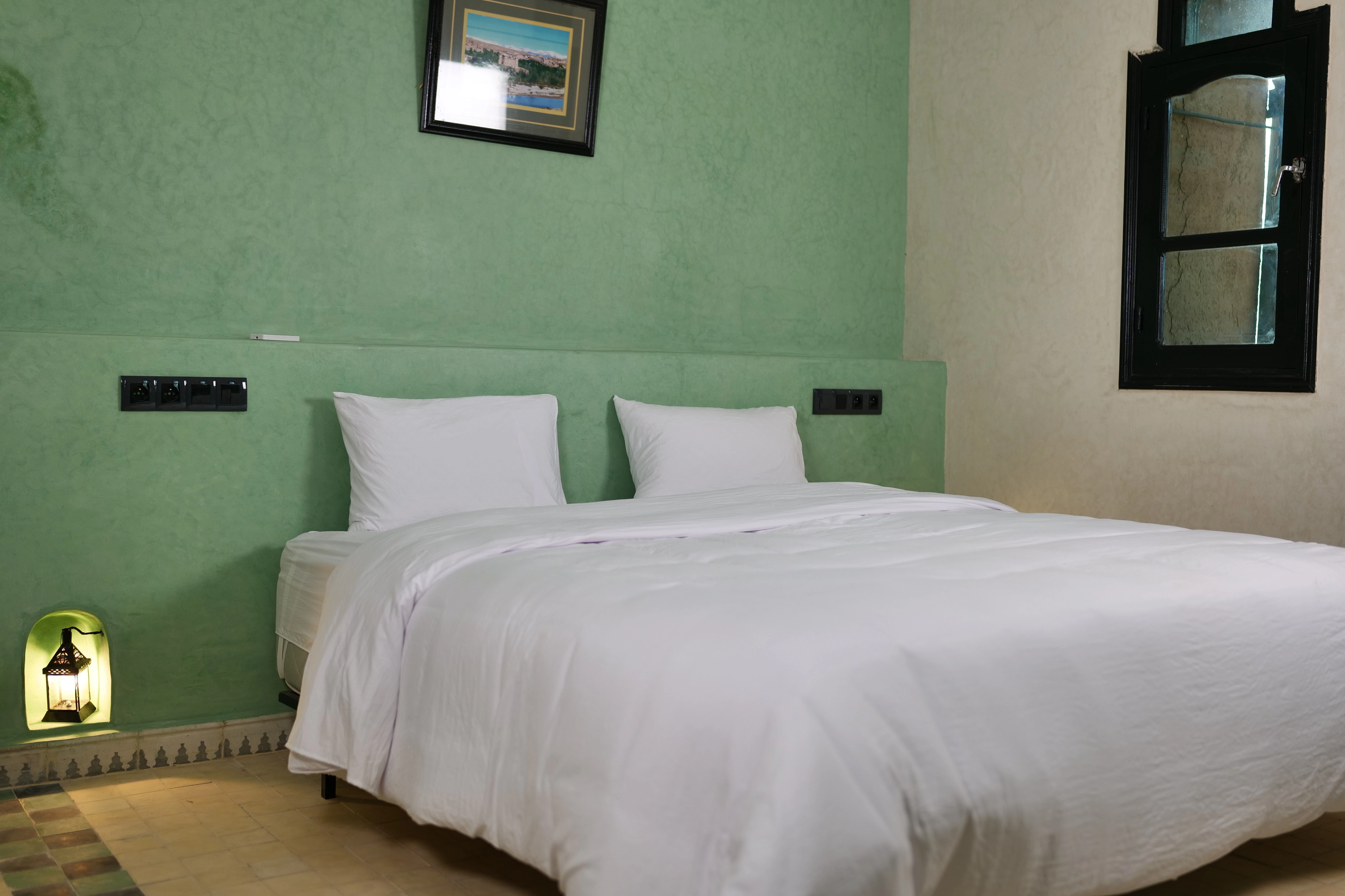 Dedes room
