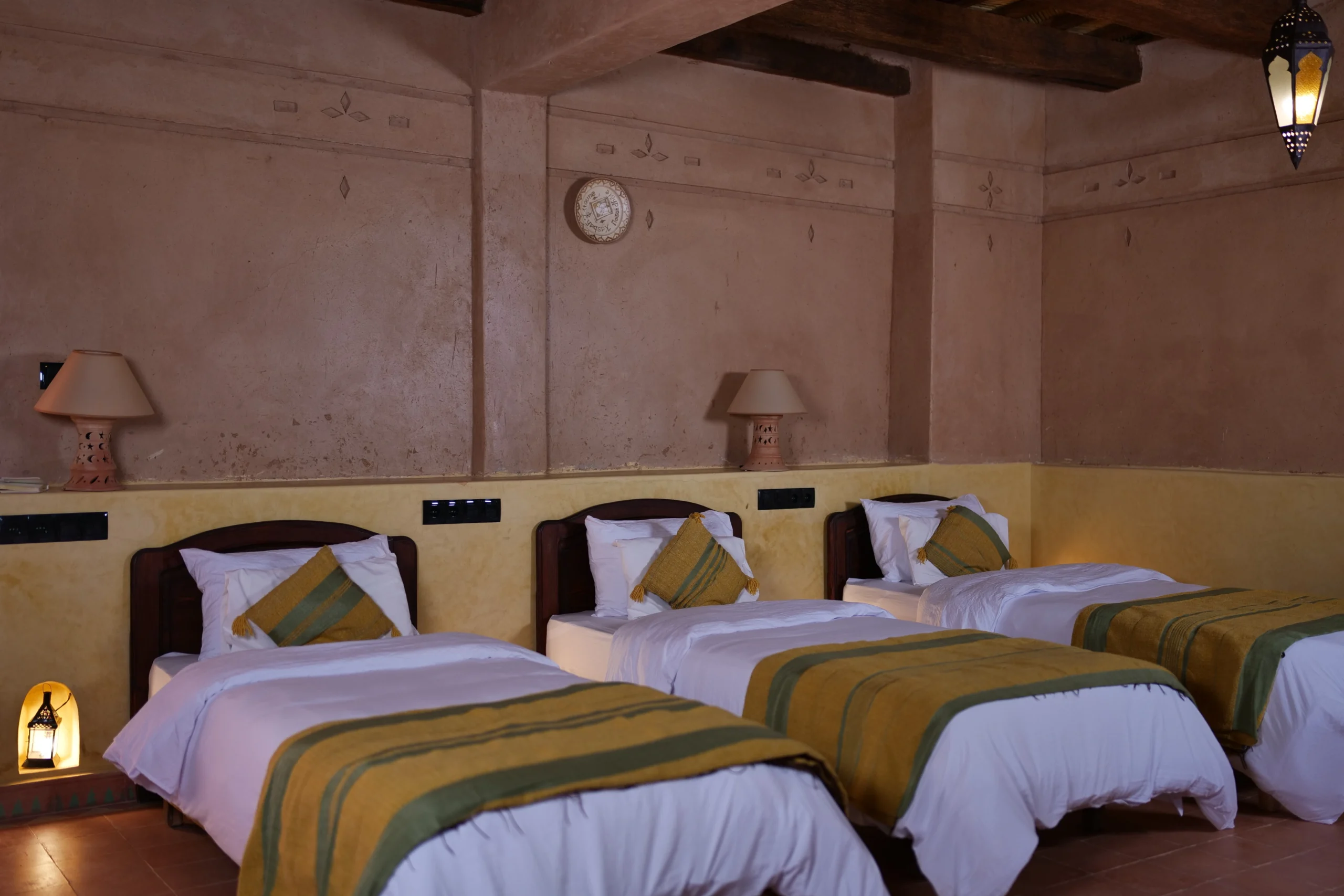 kasbah zitoune guesthousen in ouarzazate quintuple saghro room scaled