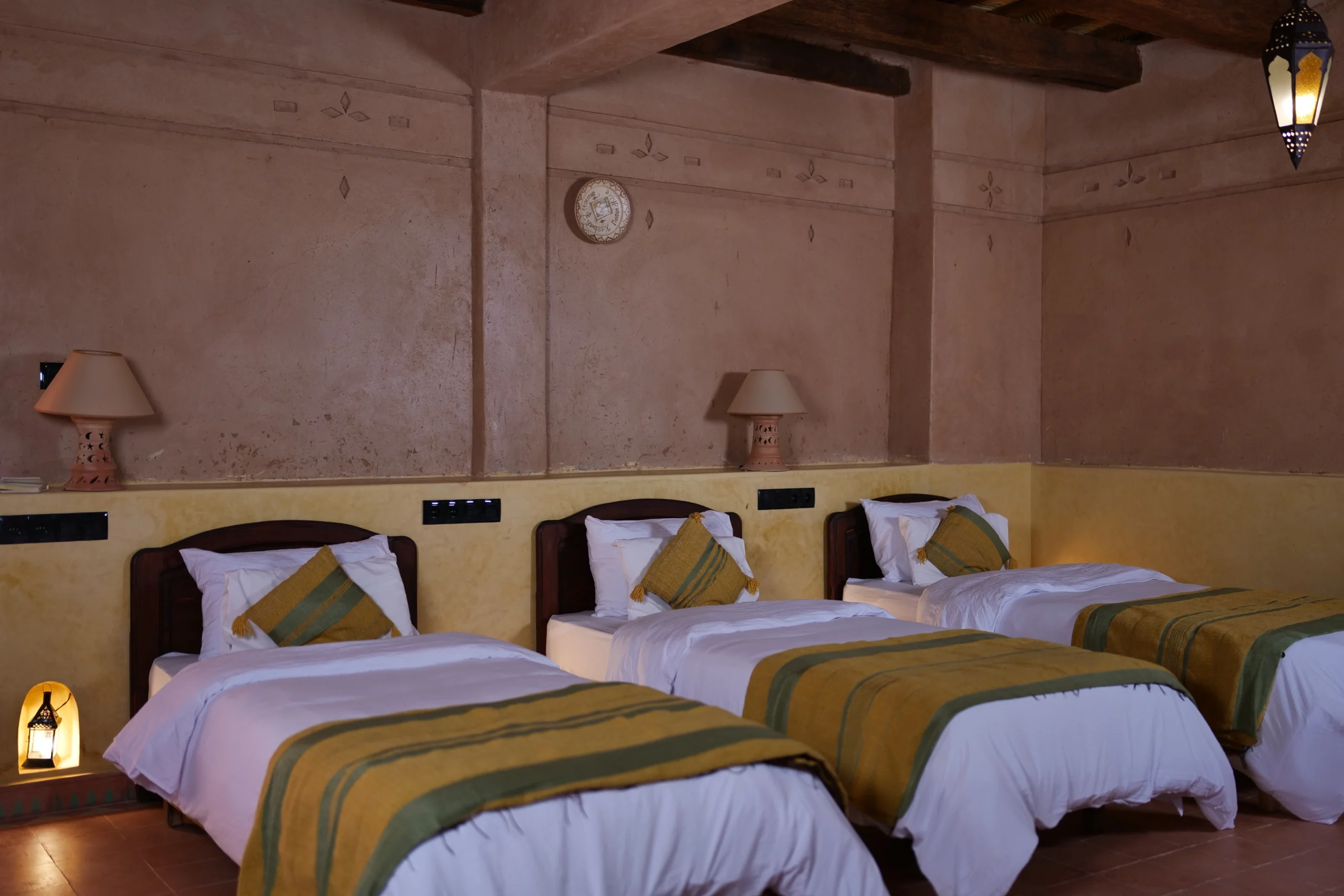 Home 24 kasbah zitoune guesthousen in ouarzazate quintuple saghro room scaled
